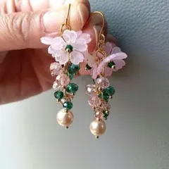 №560　チェコガラスパール×桜モチーフピアスイヤリング　ハンドメイド