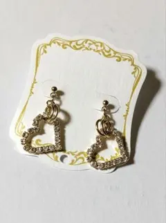 ハート　ピアス　ラインストーン　ゴールドピアス　プチプラアクセ　プチプラピアス