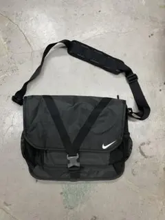 00s NIKE ナイキ　ショルダーバック　メッセンジャーバック　y2k 黒