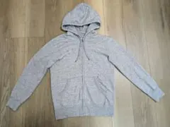 本日限定価格　UNIQLO グレー 　ジップアップパーカー S