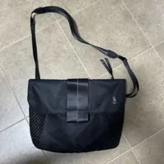 adidas ブラック ショルダーバッグ