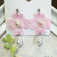 ピンク花パールピアス/イヤリング(ハンドメイド)