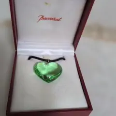 Baccarat ハート型クリスタルペンダント