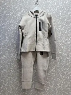 Adidas ミッションビクトリースリムフィット XL美品スウェットセットアップ
