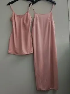 ピンク サテン風 キャミソール・スリップセット