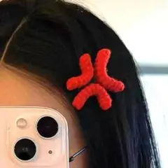 怒りマーク　ヘアピン　赤　おこ　怒　かわいい　1個