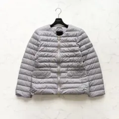 美品 タトラス NOKO ノコ ノーカラー ダウンジャケット グレー 04のサムネイル