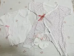 familiar 肌着セット　赤い花柄 前開きデザイン ウサギ刺繍付き