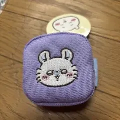 ちいかわ カラビナつき刺繍スクエアミニポーチ 【モモンガ】