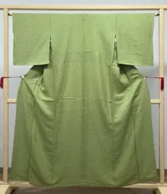 C 色無地 葉の地模様 シンプルデザイン 縮緬 緑 袷 正絹 着物 K12