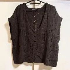 ★☆OMNES☆アクリルウールVネックケーブル編みニットベスト