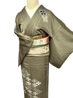 A55美品 夏着物 薄物紬 単衣正絹　【四葉】逸品　着物　フォーマル