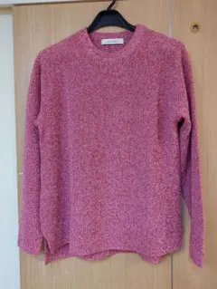 グリーンレーベルリラクシング　クルーネック ニット　赤