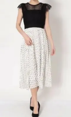 お値下げ相談可　レース×ドットプリーツロングワンピース　マーキュリーデュオ