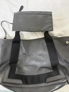 BALENCIAGA バレンシアガ ネイビーカバス S パンチング レザーのサムネイル