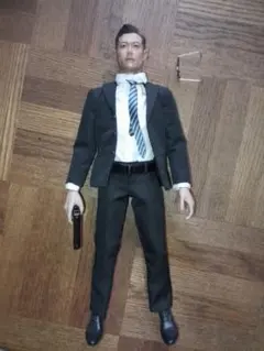 335 多分　安倍晋三　フィギュア スーツ姿 1/6スケール ペ*ー様 335 多分 安倍晋三 フィギュア スーツ姿 1/6スケール - メルカリ