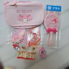 MY MELODY ポーチとブラシ、ピンバッチ