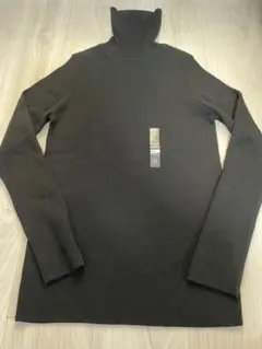 ユニクロ　エクストラファイン　メリノリブタートルネックセーター