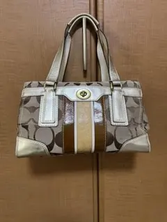 COACH コーチ　ターンロック　ハンドバッグ　肩掛け可　シグネチャーレザー