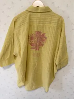 新品　LUPILIEN 半袖シャツ イエロー 花柄刺繍のサムネイル
