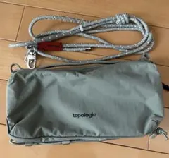 topology ボトルサコッシュ グリーン ストラップショルダーバッグ