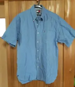 トミーヒルフィガー 半袖シャツ 青