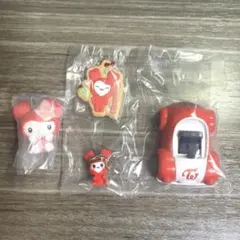 TWICE LOVELYSプルバックカー+ビスケットチャーム+サンリオ チェヨン