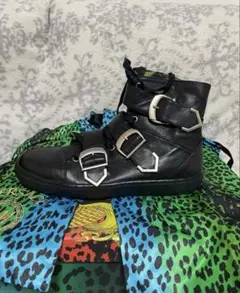 VERSACE H&M バックル ハイカット スニーカーのサムネイル