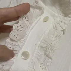 トリートユアセルフ　ブラウス　フリル　ハイネックのサムネイル