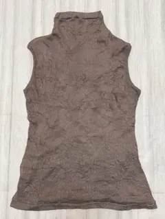 ブラウン タートルネック ノースリーブ　モカ