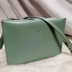 ほぼ新品 YAHKI レザー ショルダーバッグ オリーブ - メルカリ