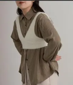 ホワイト Vネック ニットベスト　ビスチェ