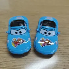 カーズマテル　ダイナコマックイーンファン　ミアとティア2台
