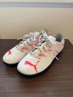 【値下げしました】PUMA サッカー フットサル トレシュー 23cm