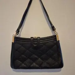 レディース　黒いレザーキルティングハンドバッグ