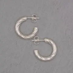 シルバー925 ツイストフープピアス/太め/軽研磨仕上げ/両耳