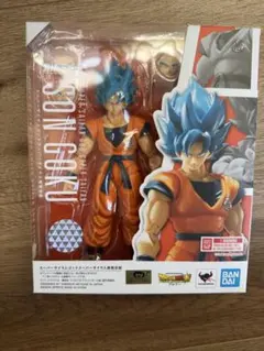 BANDAI 孫悟空 スーパサイヤ人ブルー フィギュアアーツ