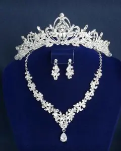 ※今月のみ値下げ 3点セット ティアラ・ピアス・ネックレス