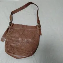 interstaple 革ショルダーバッグ