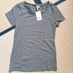 H&M DIVIDED 半袖 Tシャツ カーキ 新品のサムネイル