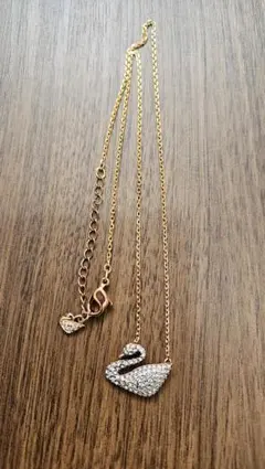 Swarovski スワンモチーフ ネックレス