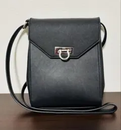 HARE フラップショルダーバッグ　メンズ　ブラック