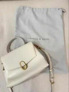 【美品】CHARLES & KEITH 2WAYショルダーバッグ アイボリー