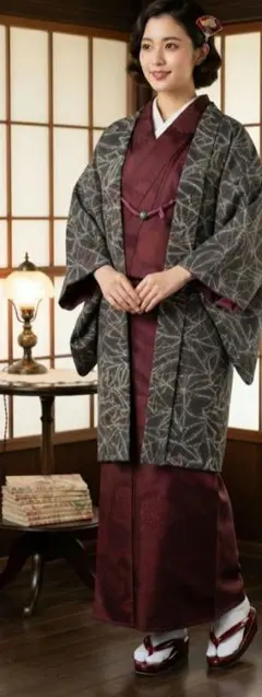 羽織 黒地 葉模様 裏地ボルドー　アンティーク　身丈80 裄丈67