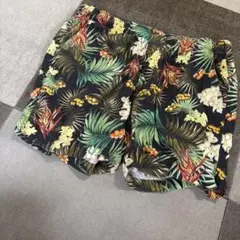 ボタニカル柄 ショートパンツ ハーフパンツのサムネイル