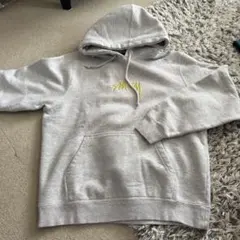 stussy フーディーのサムネイル