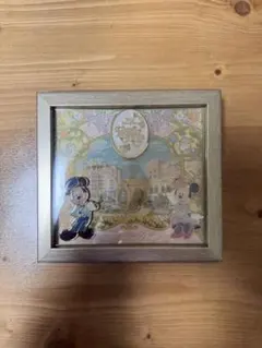 【新品】ファンタジースプリングスホテル　ピンバッジ　フレーム付　ミッキー　ミニー