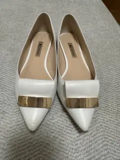 DIANA ホワイト フラットシューズ