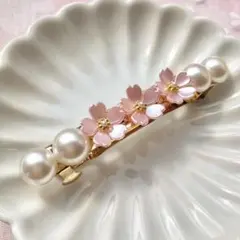 No.532 ハンドメイド　パールの桜のバレッタ（ピンク）