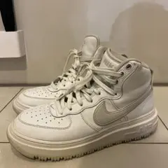 NIKEスニーカーのサムネイル